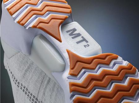 让人惊叹的黑科技 会自己系鞋带的运动鞋-叽叽