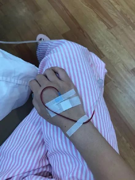 女生输液照片请假专用